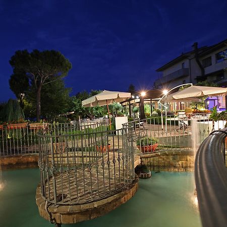 Hotel Tetto Delle Marche - Ristorante Dei Conti 친골리 외부 사진