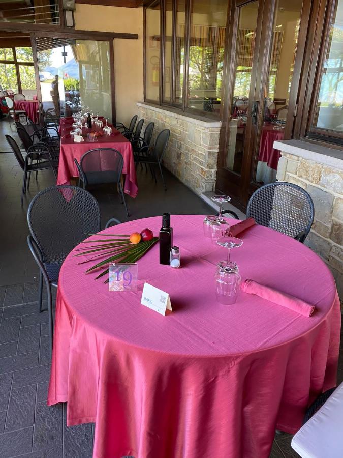 Hotel Tetto Delle Marche - Ristorante Dei Conti 친골리 외부 사진