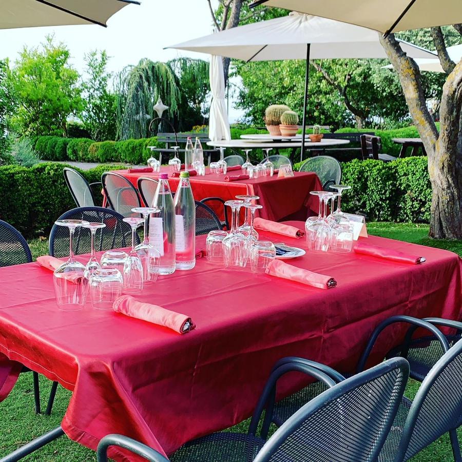 Hotel Tetto Delle Marche - Ristorante Dei Conti 친골리 외부 사진