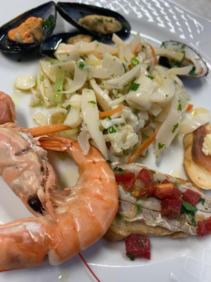 Hotel Tetto Delle Marche - Ristorante Dei Conti 친골리 외부 사진