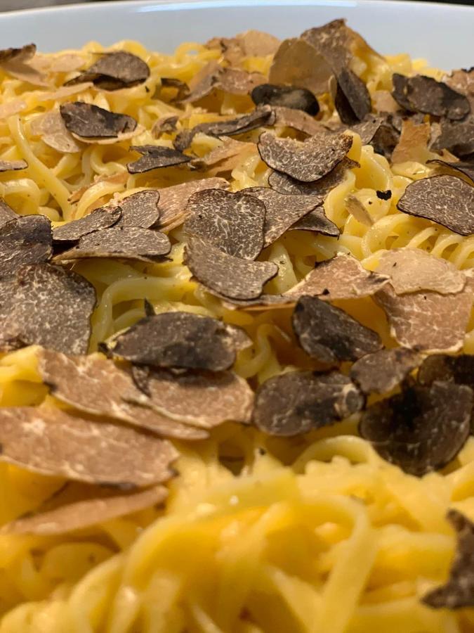 Hotel Tetto Delle Marche - Ristorante Dei Conti 친골리 외부 사진